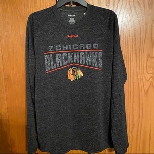 Mens Large Chicago Blackhawks Long sleeve shirt